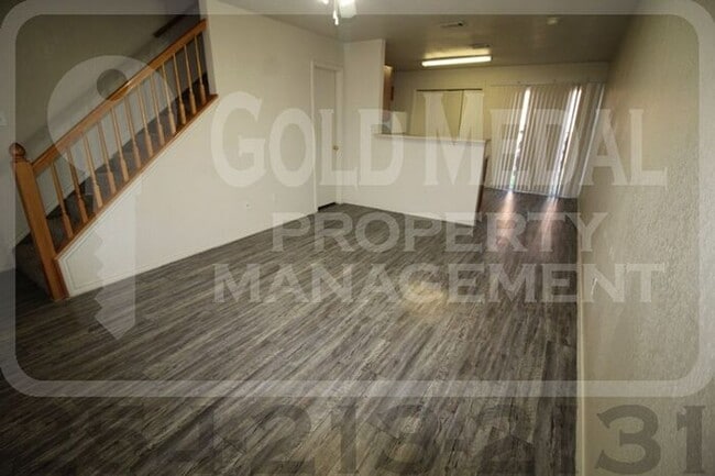 Building Photo - 306 Creek St – Unit C: Cozy Cove Living at...