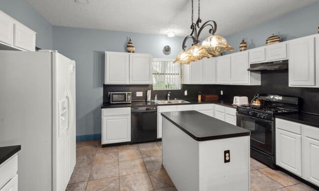 Building Photo - 15919 Timber Chase Dr