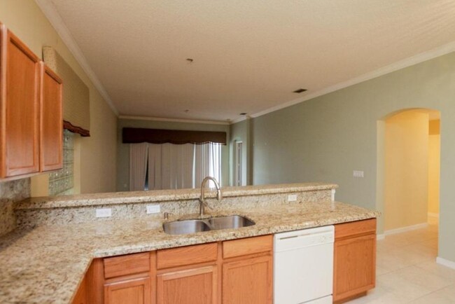 Building Photo - 256 Kensington Way