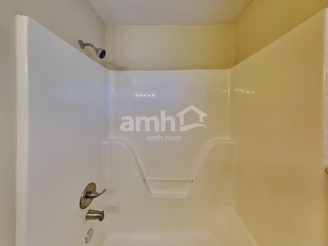 Building Photo - 427 Parrish Hill