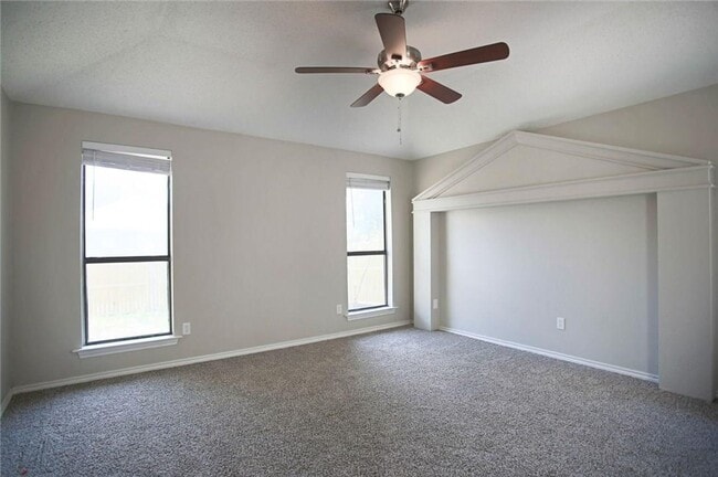 Building Photo - Spacious 3 Bedroom House in Carrollton!