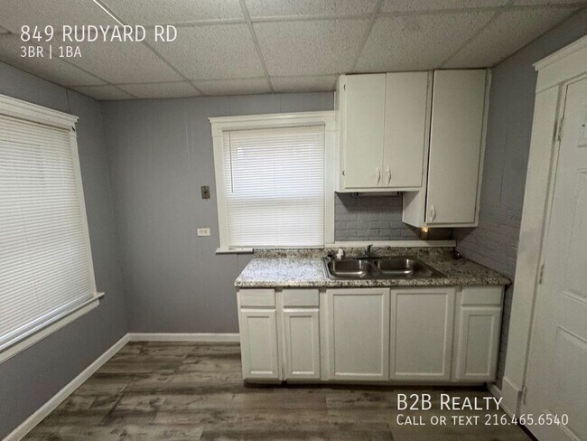 Building Photo - 849 Rudyard Rd