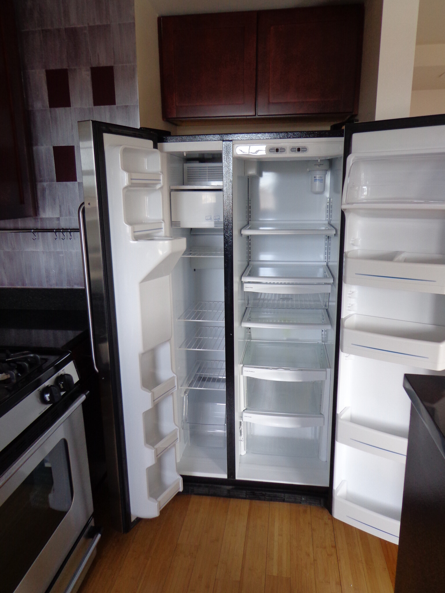 Fridge - 1417 Newton St NW