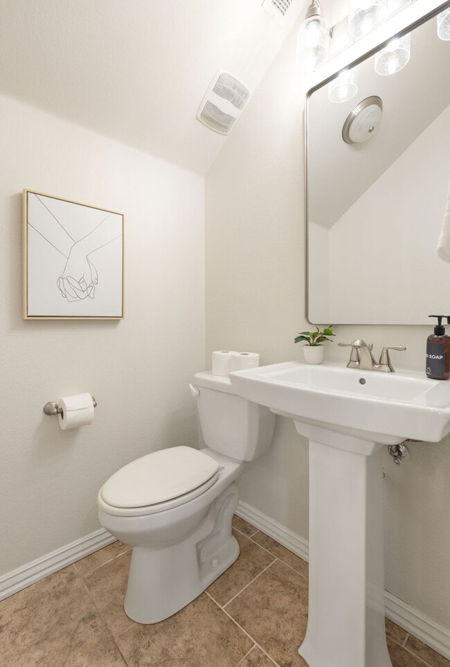 Building Photo - 3813 W Pawnee Rd