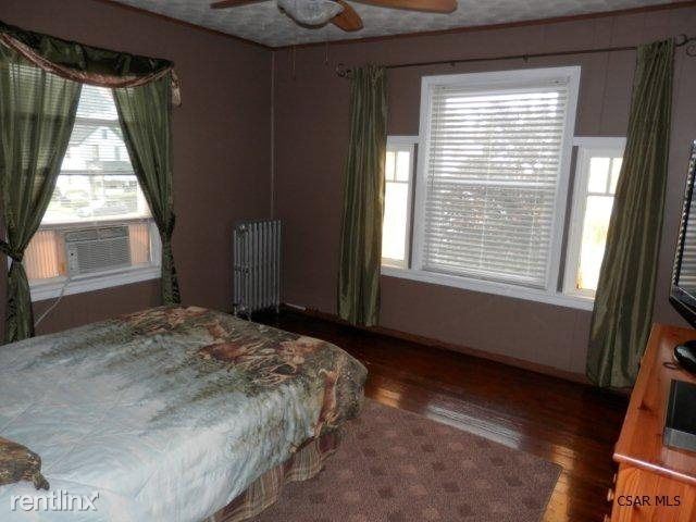 Building Photo - 4 br, 2 bath House - 457 Strayer Street,