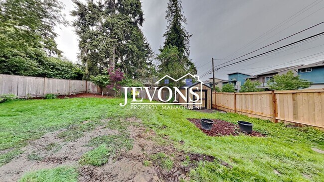 Building Photo - Beautiful single-family home in Seattle