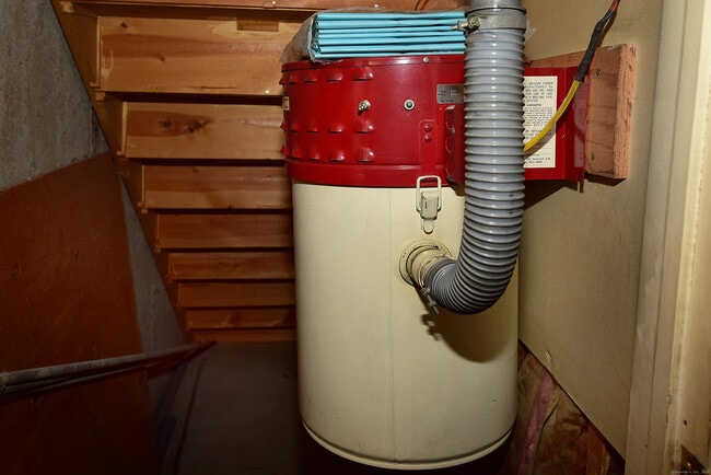 Building Photo - 665 Churchill Dr