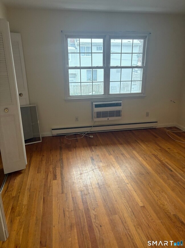 Building Photo - 21 River Pl