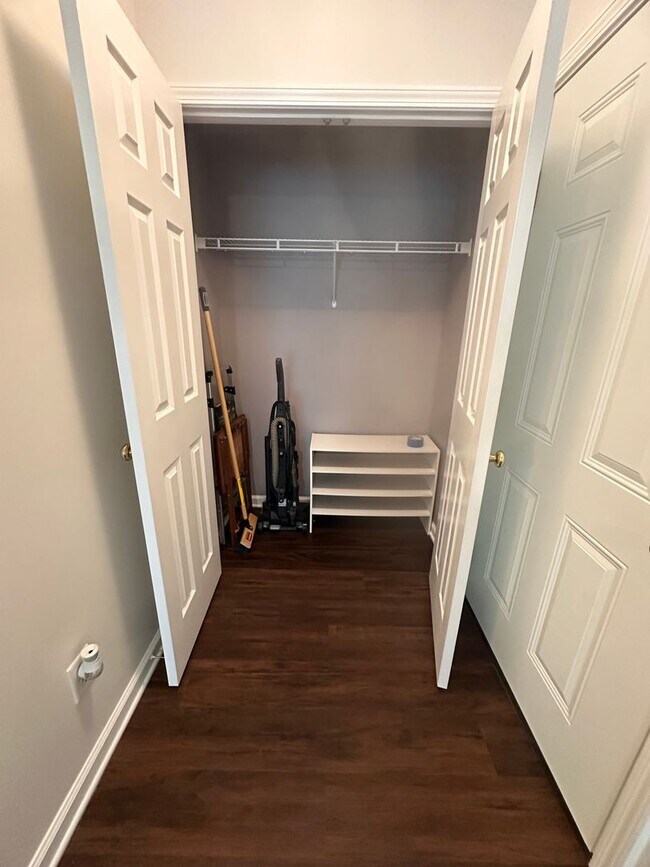 Building Photo - Cozy 2BR 2BA Condo in High Point