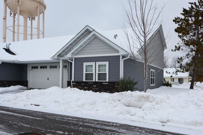 Building Photo - Beautiful 3 BD / 2.25 BA townhome in Rosemount!