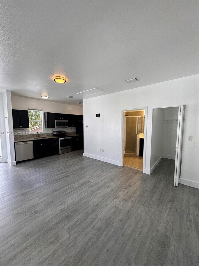 Building Photo - 16934 SW 92nd St Cir