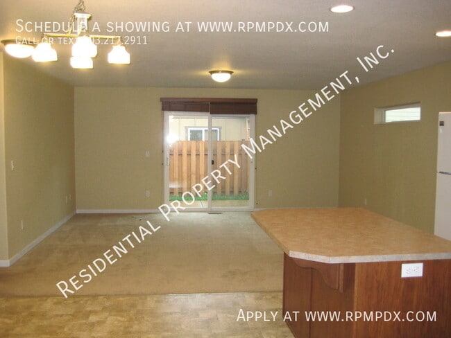 Building Photo - 2745 28th Pl