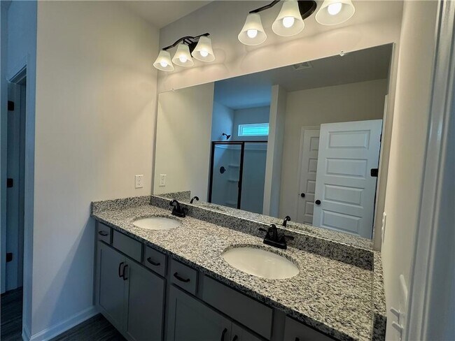 Building Photo - 423 Perth Dr