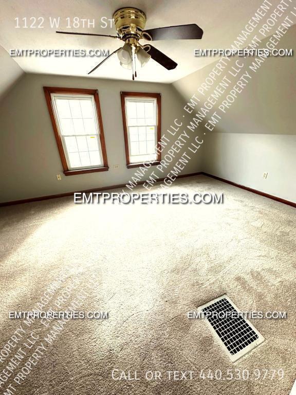 Building Photo - 1122 W 18th St