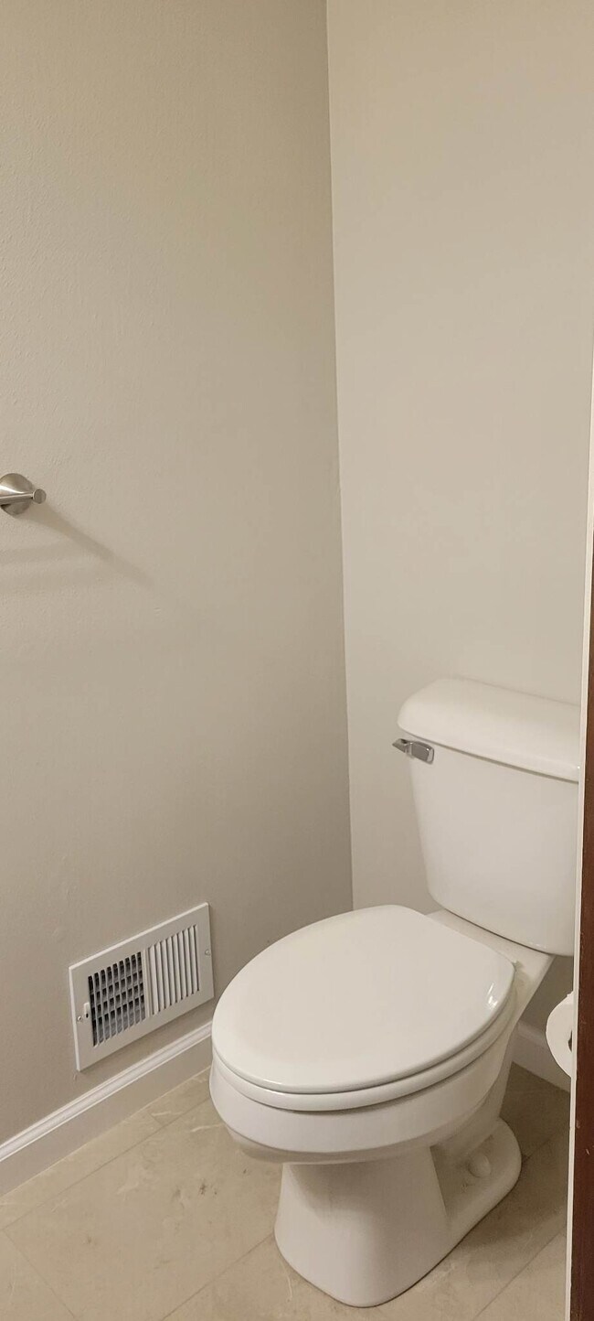 Building Photo - 2512 Plum Leaf Ln