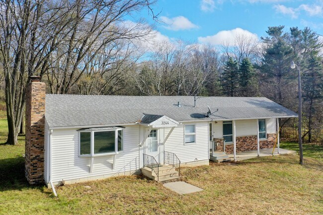 Building Photo - 3244 Marion Rd SE