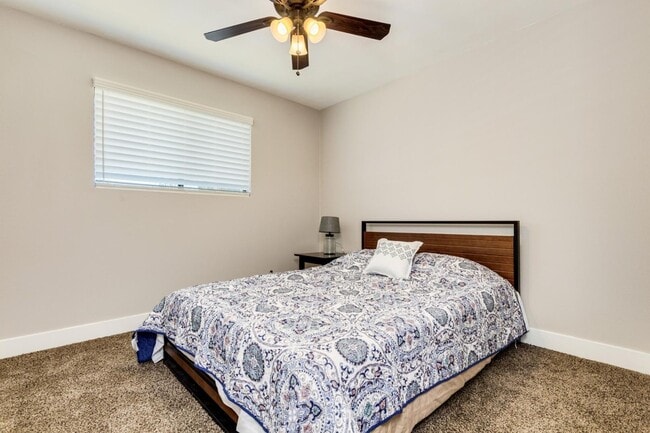 Building Photo - 16 W Geneva Dr