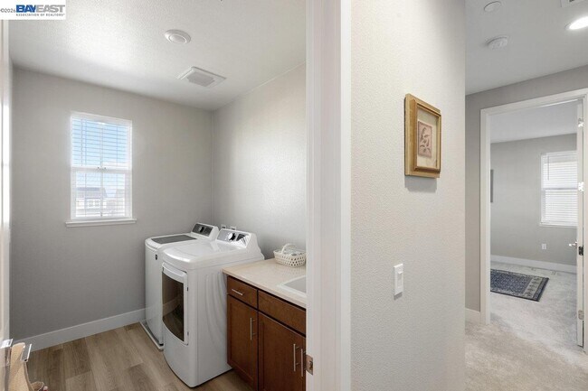 Building Photo - 3010 Rio Grande Dr