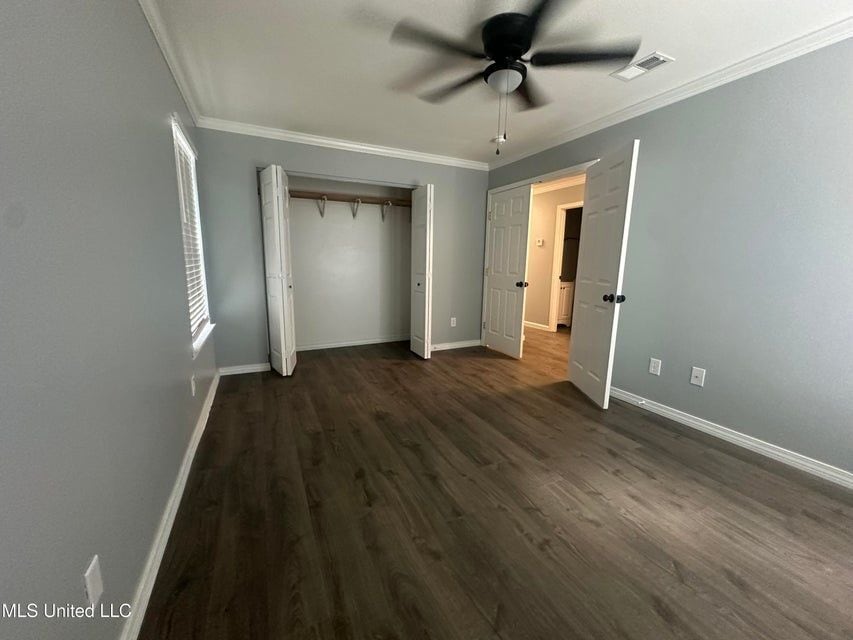 Building Photo - 1113 Beach Ave