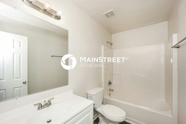 Building Photo - 4 Bedroom Pet-Friendly Home in ATLANTA, GA with Main Street Renewal