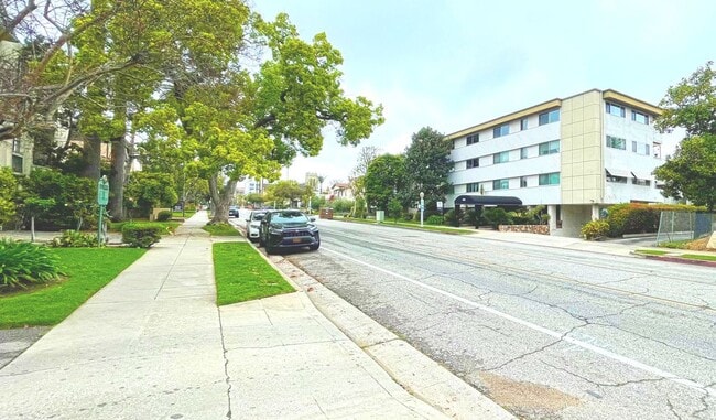 Building Photo - 400 S Los Robles Ave