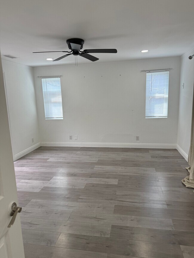 Building Photo - 9422 Krepp Dr