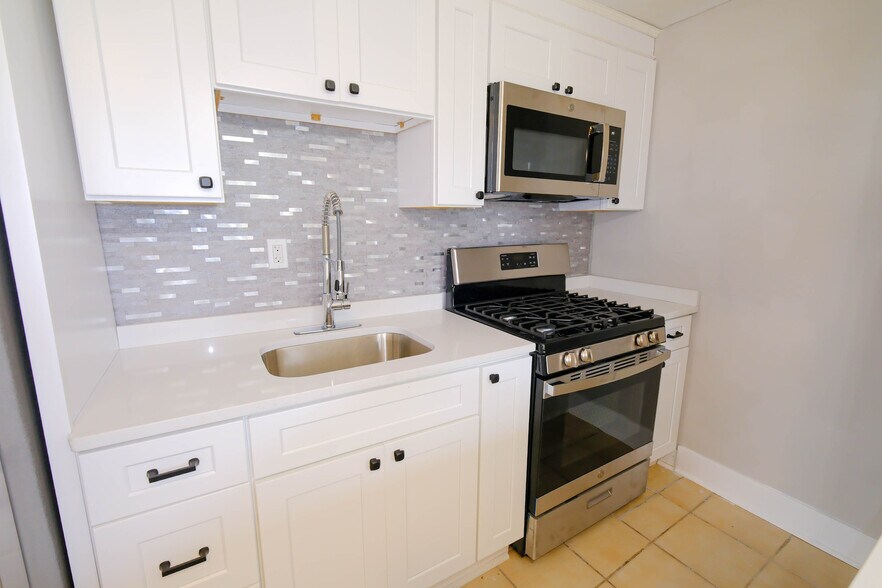 Building Photo - 26 Curtis Rd