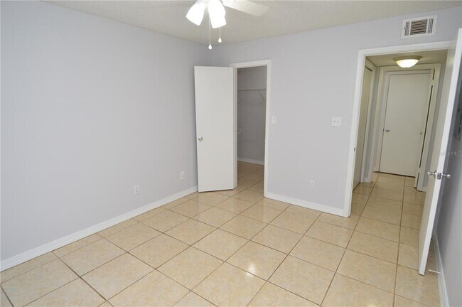 Building Photo - 8643 Mallard Reserve Dr