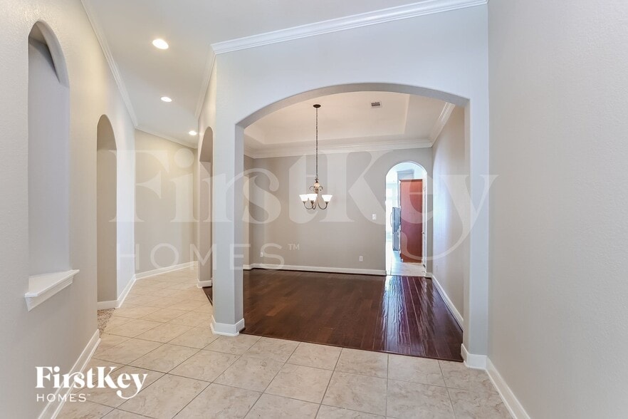 Building Photo - 1934 Graystone Hills Dr