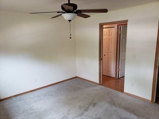 Building Photo - BEAUTIFUL HOME IN BROOMFIELD WITH FENCED IN YARD - AVAILABLE 8/6/26
