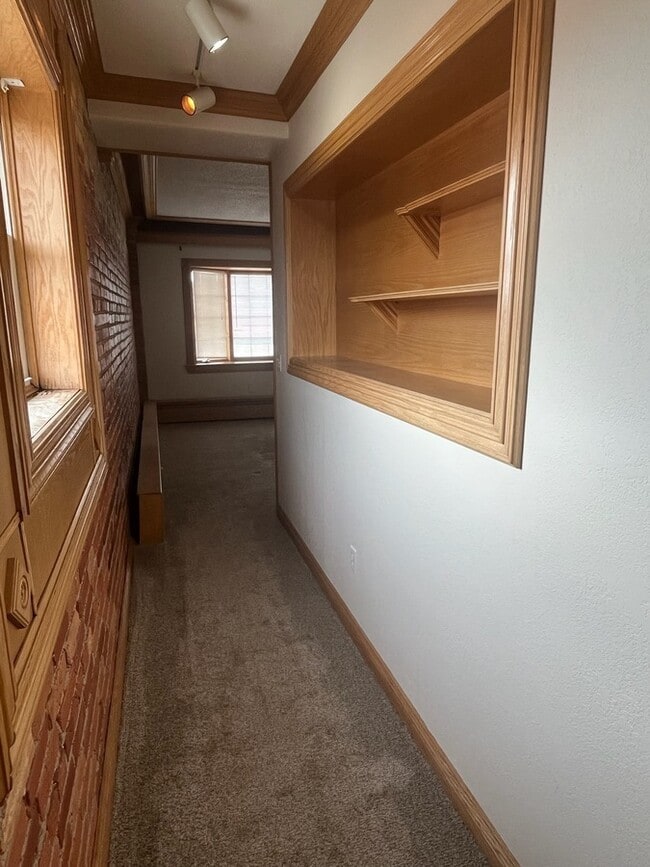 Building Photo - 53 E Main Ave