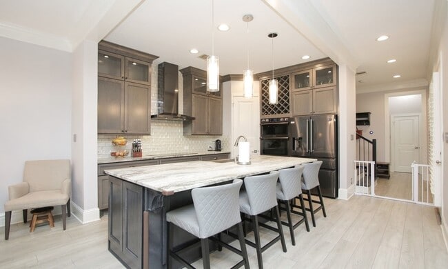 Building Photo - 15 E Breezy Way