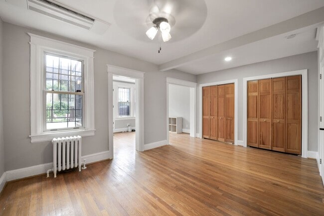 Building Photo - Sapcious Renovated Mt. Pleasant Home with ...