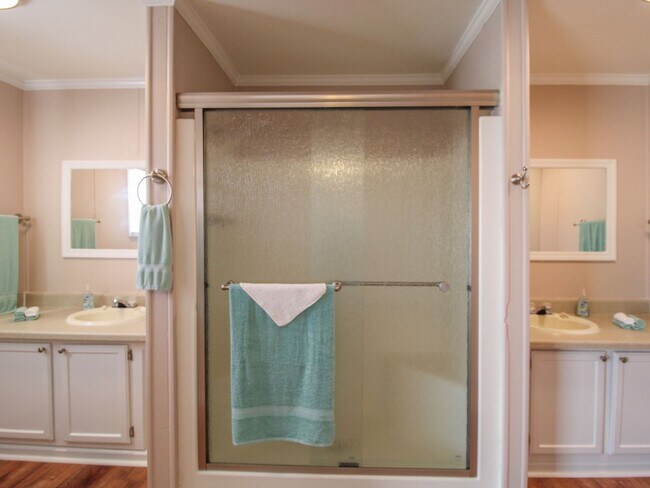 Building Photo - Recently Updated Manufactured Home!