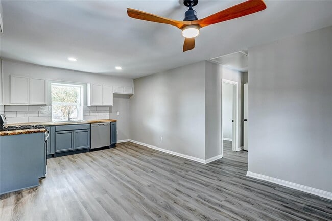 Building Photo - 5219 Lookout Mountain Dr