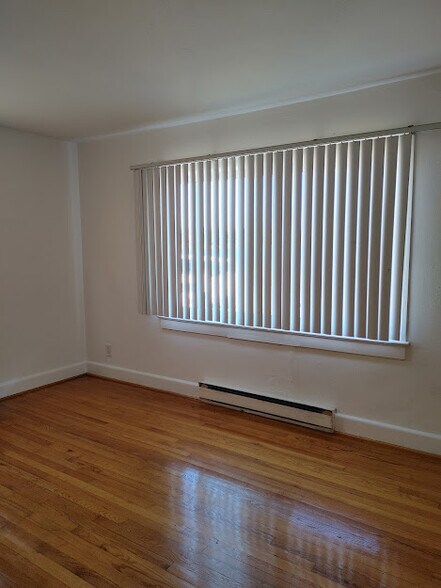 Building Photo - 3837 Beach Ave