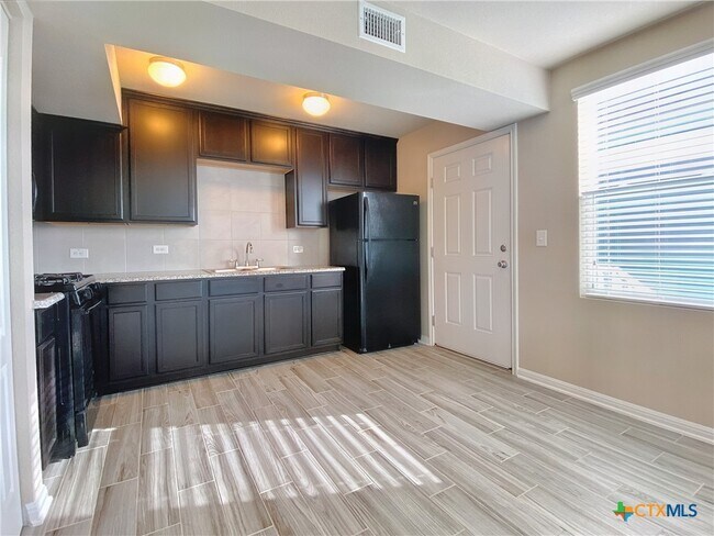 Building Photo - 1721 Arbor Knot Dr