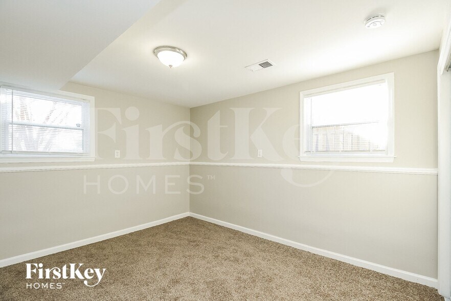 Building Photo - 7310 Flint Dr