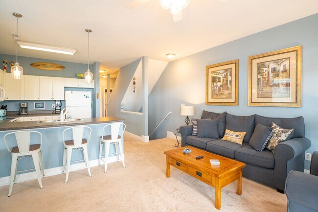 Building Photo - Mellow Yellow @ 1114 Bonito Lane #1