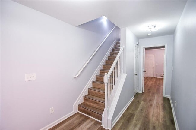 Building Photo - 2201 Landing Walk Dr