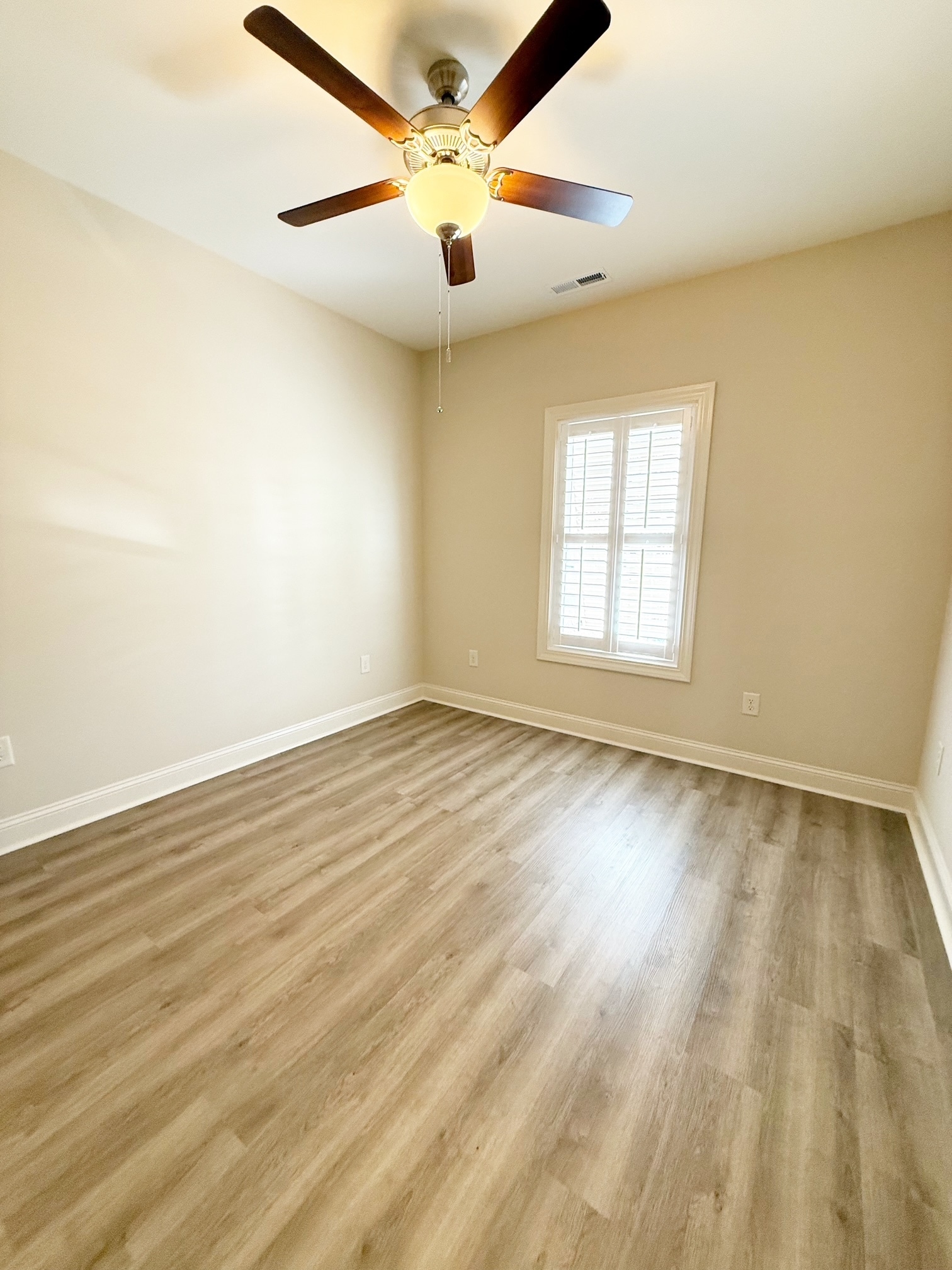 Building Photo - 128 Hallandale Ln