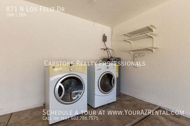 Building Photo - 871 N Los Feliz Dr