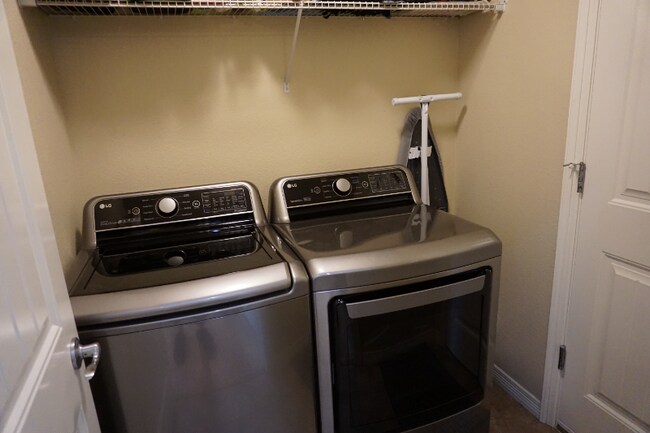 Building Photo - 1611 Jennifer St