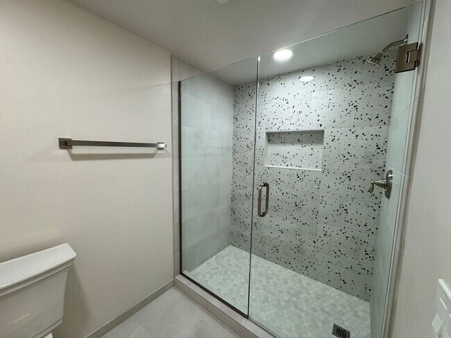 Building Photo - Welcome to this stunning Tierrasanta 1-bedroom, 1-bathroom