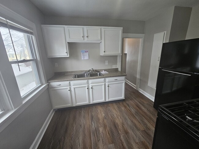 Building Photo - 931 Helmsdale Rd