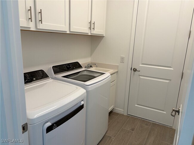 Building Photo - 5383 Fancourt Links Wy