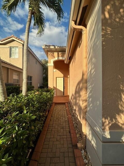 Building Photo - 1572 Banyan Way