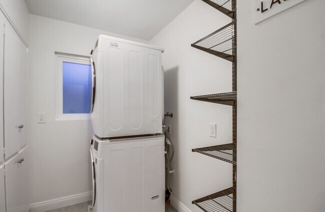 Building Photo - Beautiful Home in the Heart of Point Loma