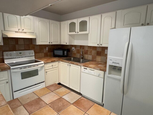 Building Photo - 10441 Mahogany Key Cir