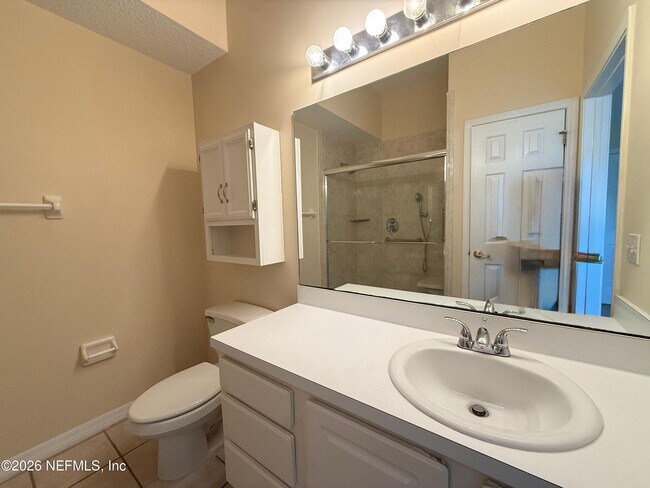 Building Photo - 2418 Hydrangea St